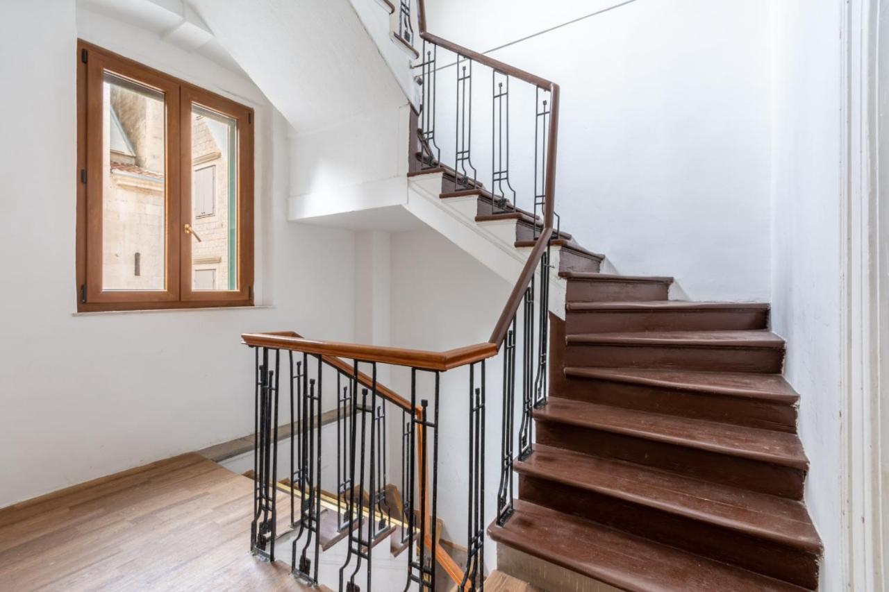 Deluxe Apartments Muse Спліт Екстер'єр фото