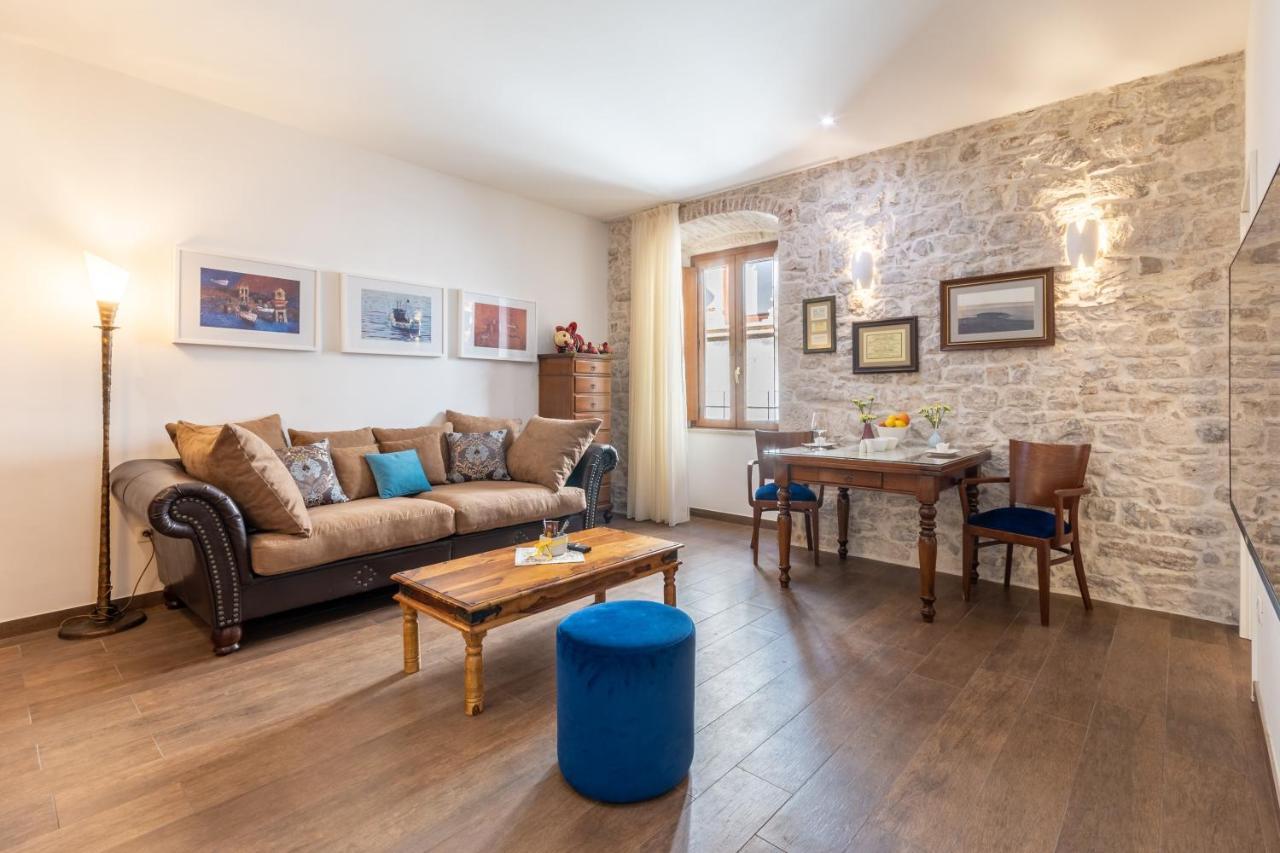 Deluxe Apartments Muse Спліт Екстер'єр фото