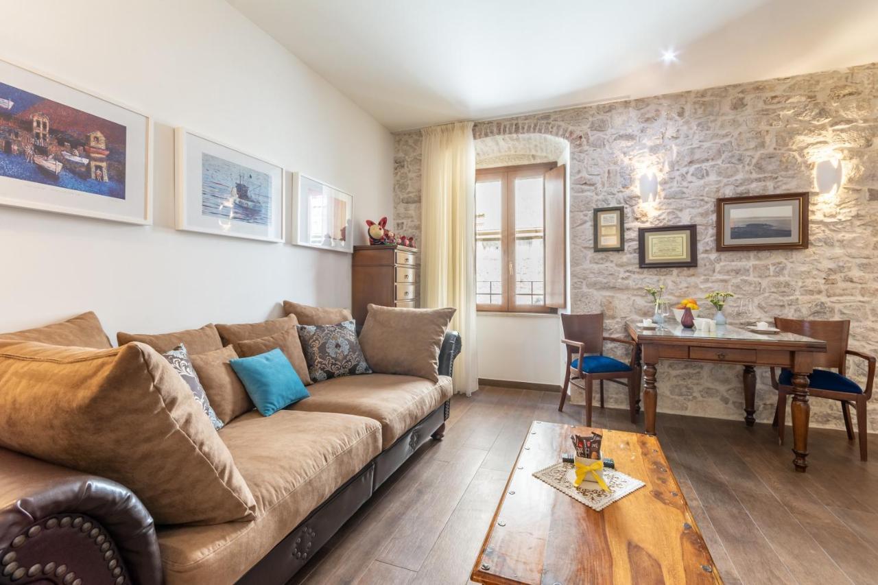 Deluxe Apartments Muse Спліт Екстер'єр фото